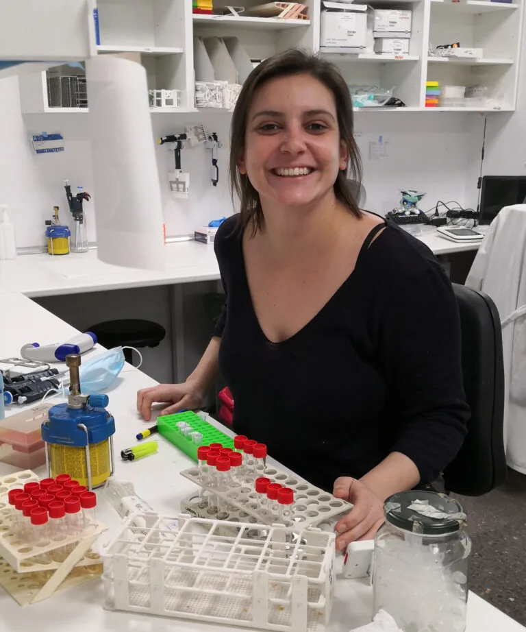 Cris joins the lab!